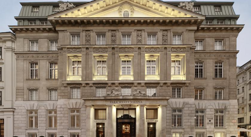 維也納柏悅五星級酒店門頭設(shè)計.jpg 維也納柏悅五星級酒店門頭設(shè)計.jpg