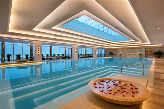 室內游泳池