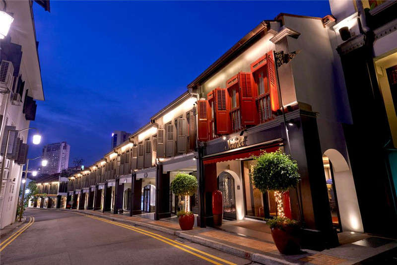 酒店建筑外觀設計與室外街道風景