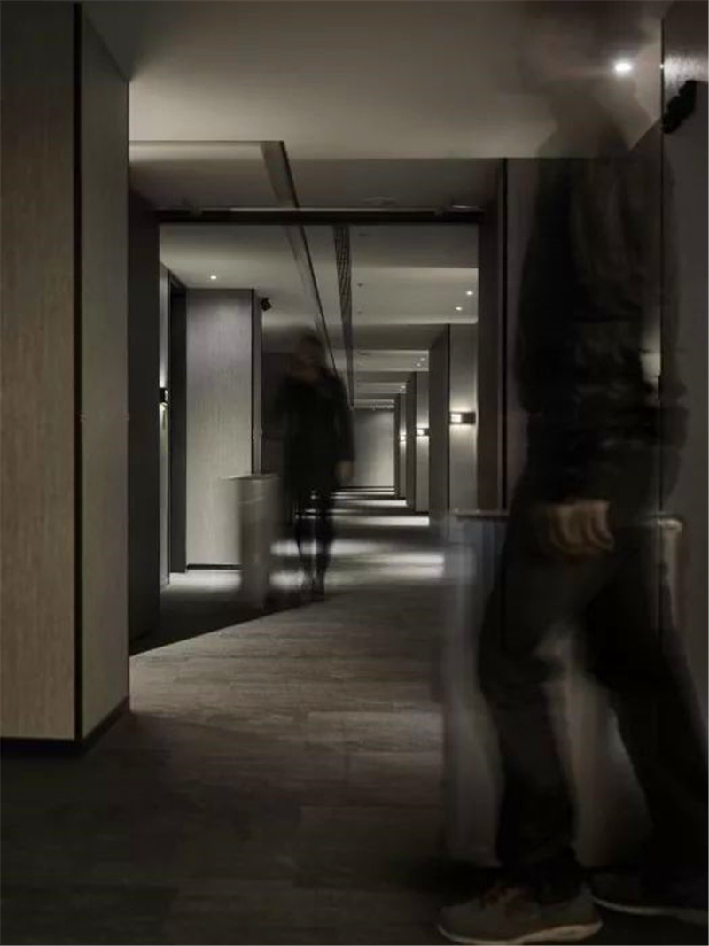 Light Hotel灰暗工業(yè)風(fēng)精品酒店設(shè)計說明