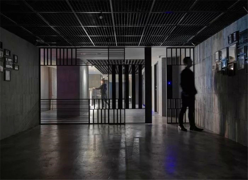 Light Hotel灰暗工業(yè)風(fēng)精品酒店設(shè)計說明