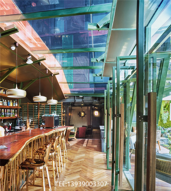 鬧中取靜的喜舍隱市精品酒店屋頂花園酒吧設(shè)計方案賞析 鬧中取靜的喜舍隱市精品酒店屋頂花園酒吧設(shè)計方案賞析