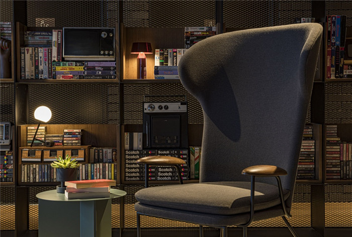 設(shè)計串聯(lián)歷史  小而美的輕工業(yè)風(fēng)精品酒店設(shè)計案例