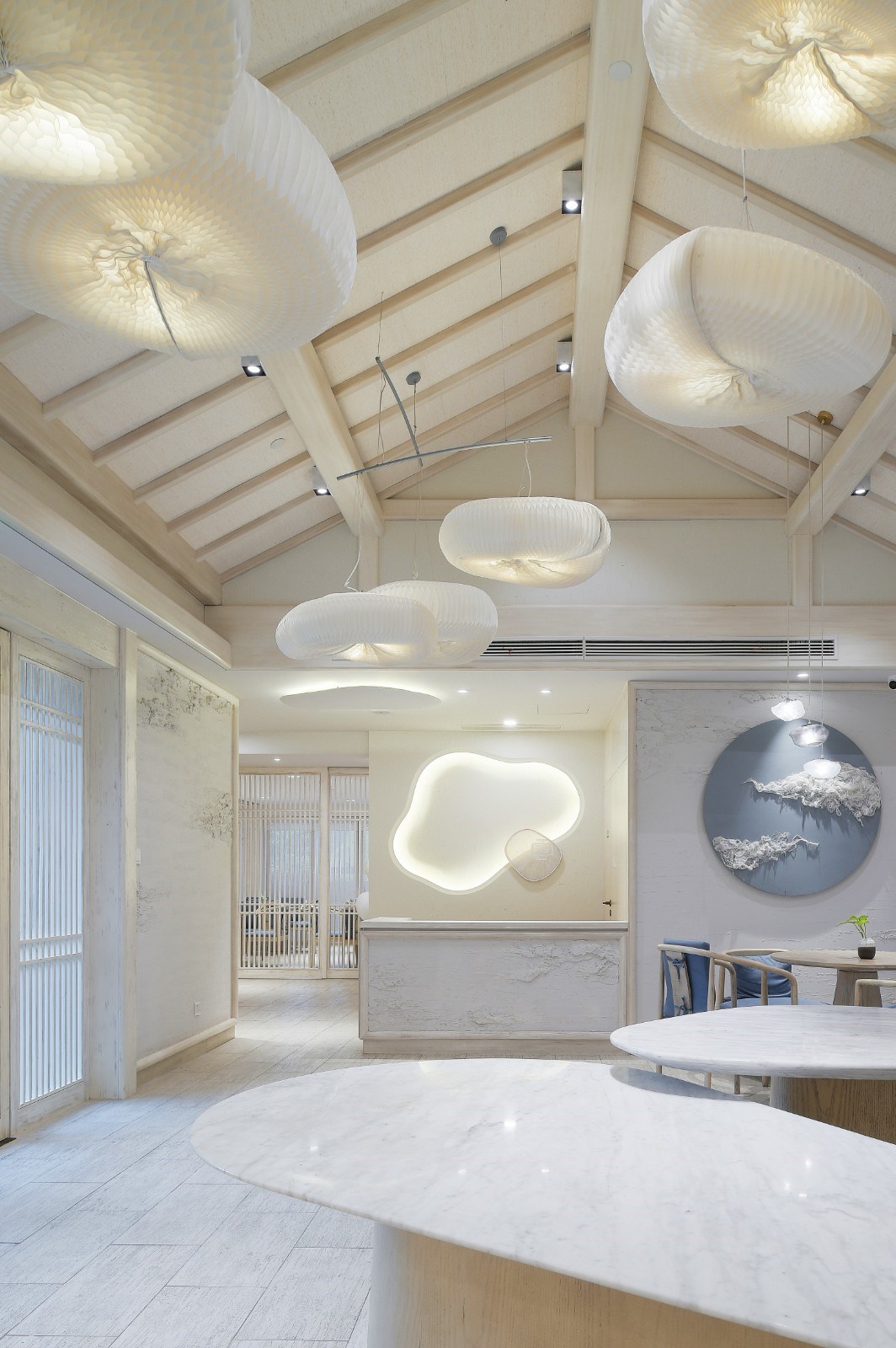 疫情后周邊游興起   中國酒店業(yè)復(fù)蘇幾何？