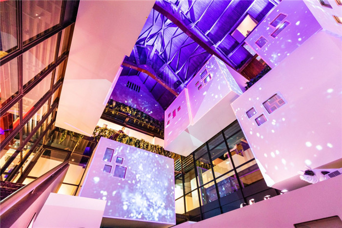 國(guó)外社交型精品酒店中庭設(shè)計(jì)方案  多種房型超新奇