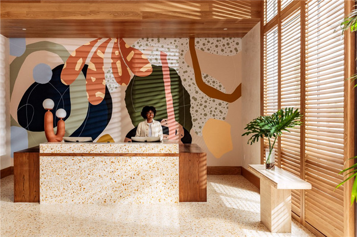 鄭州勃朗設(shè)計分享簡約自然風(fēng)城市度假酒店大堂設(shè)計案例