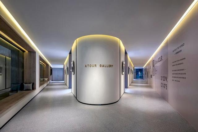 亞朵首家新知社區(qū)中心酒店——愛琴海亞朵S酒店客房走廊設計