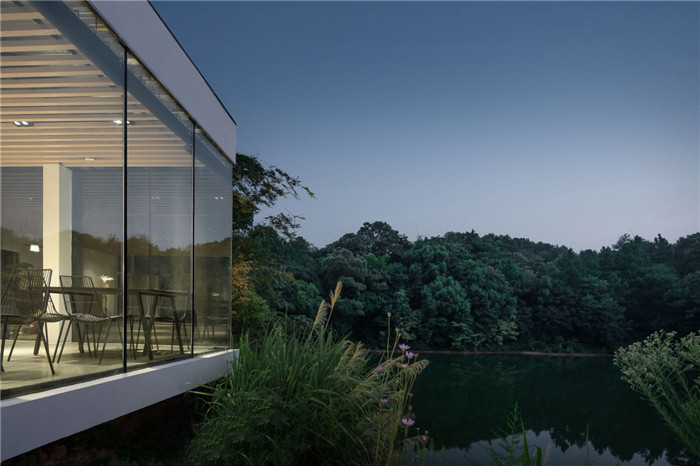 民宿餐廳景觀-極簡質(zhì)樸的民宿酒店設(shè)計  只有8間客房也美呆了！