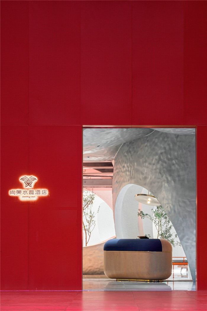 國(guó)內(nèi)最新潮藝術(shù)精品酒店設(shè)計(jì)推薦:尚美水晶酒店接待臺(tái)設(shè)計(jì) 國(guó)內(nèi)最新潮藝術(shù)精品酒店設(shè)計(jì)推薦:尚美水晶酒店接待臺(tái)設(shè)計(jì)