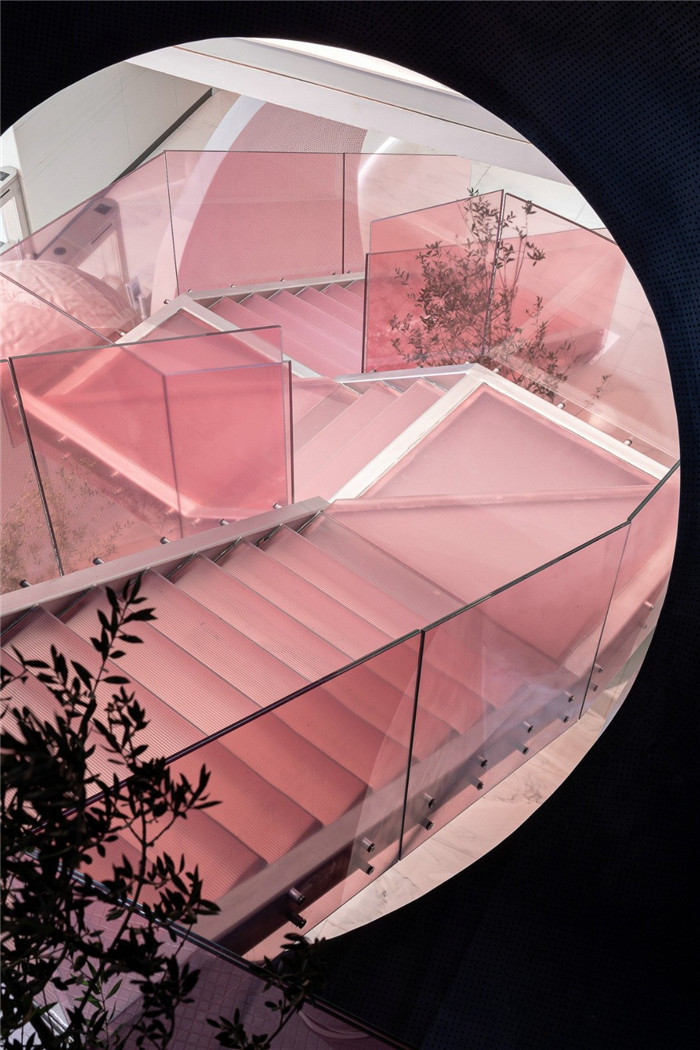 國(guó)內(nèi)最新潮藝術(shù)精品酒店設(shè)計(jì)推薦:尚美水晶酒店樓梯設(shè)計(jì) 國(guó)內(nèi)最新潮藝術(shù)精品酒店設(shè)計(jì)推薦:尚美水晶酒店樓梯設(shè)計(jì)