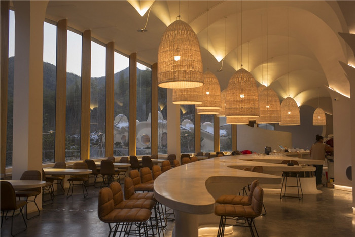 酒店餐廳設(shè)計-隱秘而輕松的野界小型度假村酒店設(shè)計案例