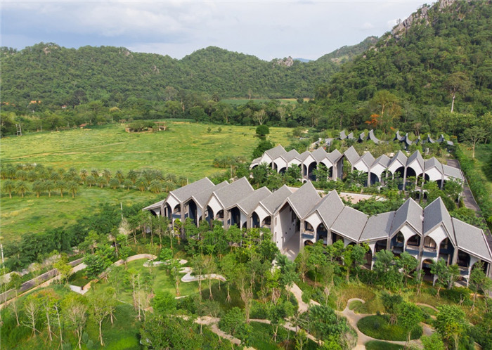沉浸在奇妙自然中的仙境森林主題度假酒店設(shè)計案例 沉浸在奇妙自然中的仙境森林主題度假酒店設(shè)計案例