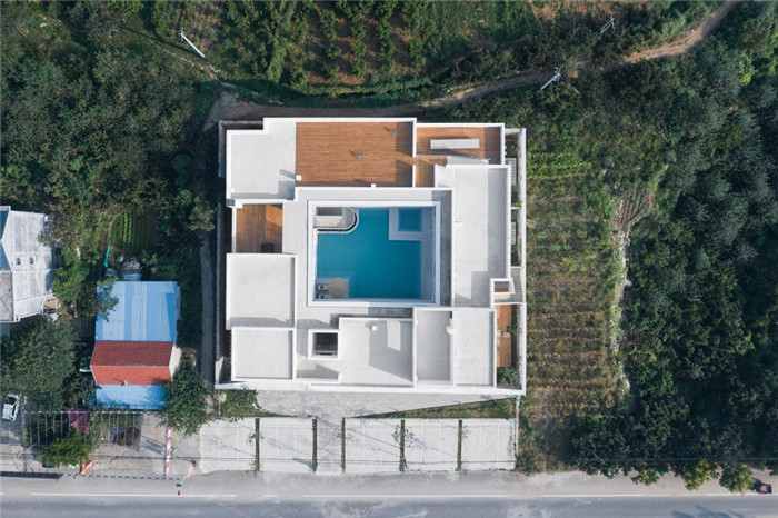 民宿建筑設(shè)計俯瞰圖-民宿設(shè)計鳥瞰圖-純白原木風景區(qū)內(nèi)部2層獨棟民宿設(shè)計方案