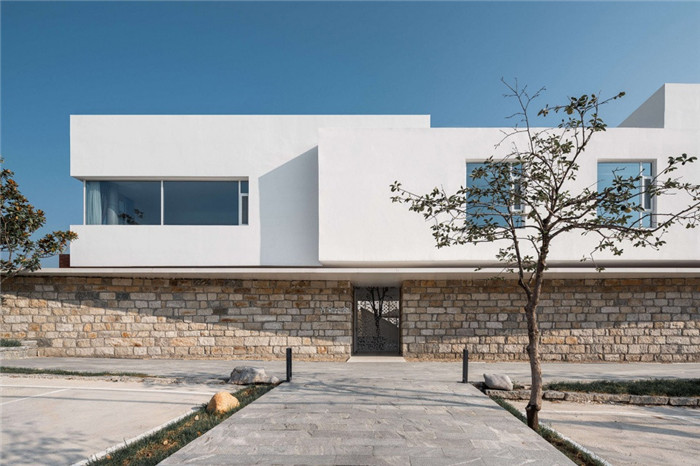 民宿外觀設(shè)計-民宿設(shè)計鳥瞰圖-純白原木風景區(qū)內(nèi)部2層獨棟民宿設(shè)計方案