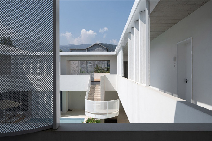 酒店樓梯設(shè)計-民宿設(shè)計鳥瞰圖-純白原木風景區(qū)內(nèi)部2層獨棟民宿設(shè)計方案