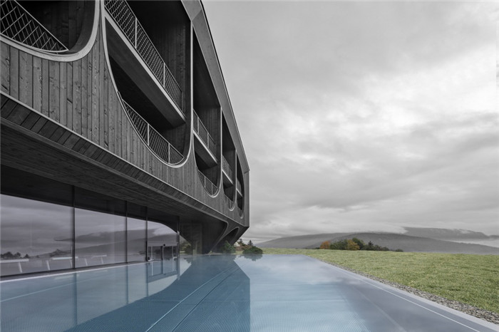 永不過時、簡潔實用的Milla Montis酒店泳池設計賞析