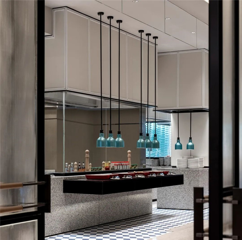 酒店全日制餐廳設(shè)計(jì)-皇冠假日酒店首家時(shí)尚年輕化五星級酒店設(shè)計(jì)賞析