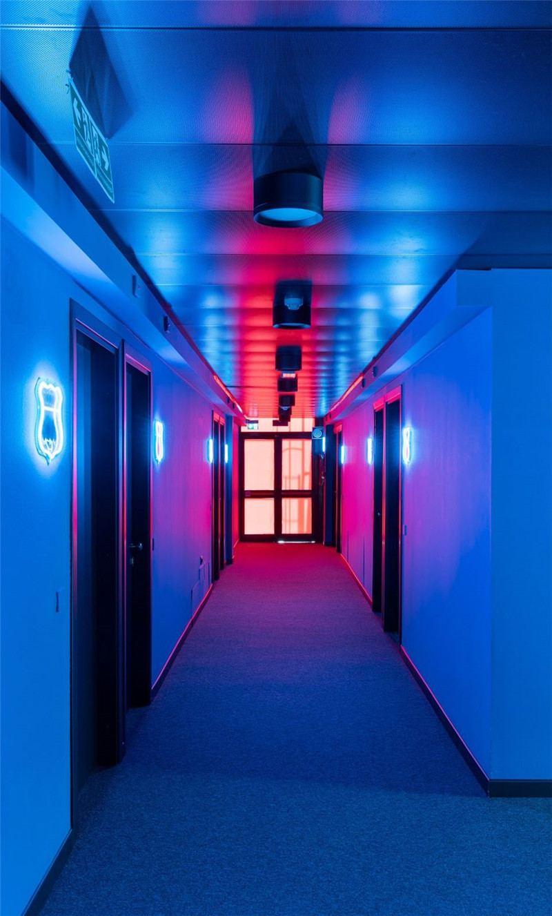 時尚工業(yè)風STAY HOTEL精品商務酒店改造設計說明