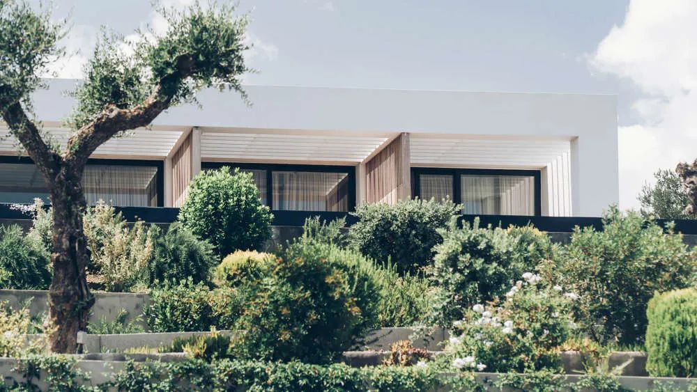 僅限成人入住的希臘四星級度假酒店設(shè)計(jì)方案賞析 僅限成人入住的希臘四星級度假酒店設(shè)計(jì)方案賞析