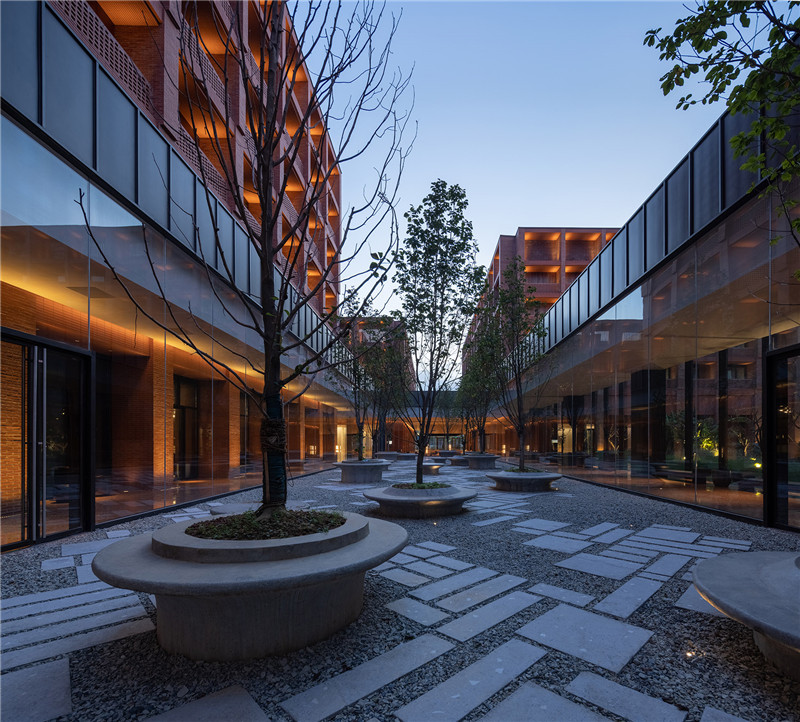 以陶瓷為主題的景德鎮(zhèn)陶溪川凱悅臻選酒店設(shè)計方案 以陶瓷為主題的景德鎮(zhèn)陶溪川凱悅臻選酒店設(shè)計方案