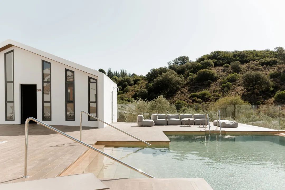 國(guó)外農(nóng)舍改造成當(dāng)?shù)靥厣袼拊O(shè)計(jì)案例賞析 國(guó)外農(nóng)舍改造成當(dāng)?shù)靥厣袼拊O(shè)計(jì)案例賞析