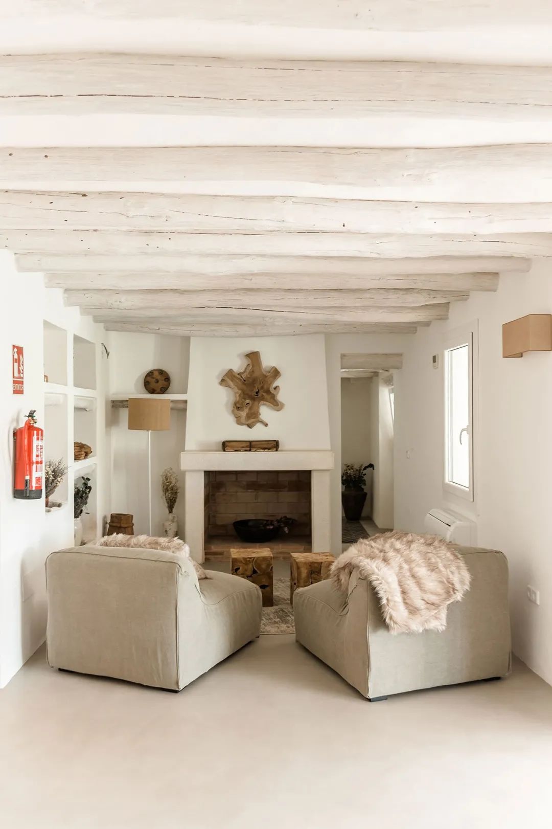 國(guó)外農(nóng)舍改造成當(dāng)?shù)靥厣袼拊O(shè)計(jì)案例賞析 國(guó)外農(nóng)舍改造成當(dāng)?shù)靥厣袼拊O(shè)計(jì)案例賞析