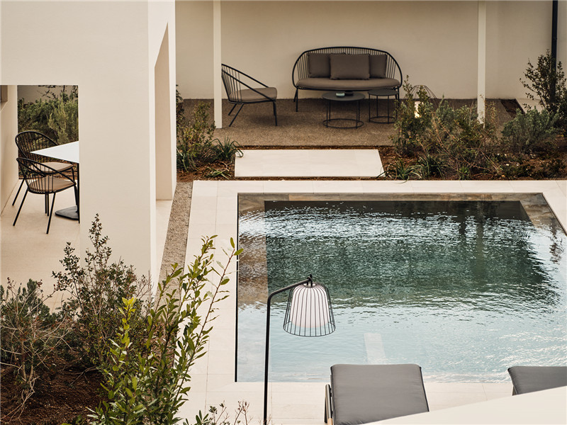 希臘圣托里尼Noūs極簡風(fēng)度假酒店民宿設(shè)計賞析