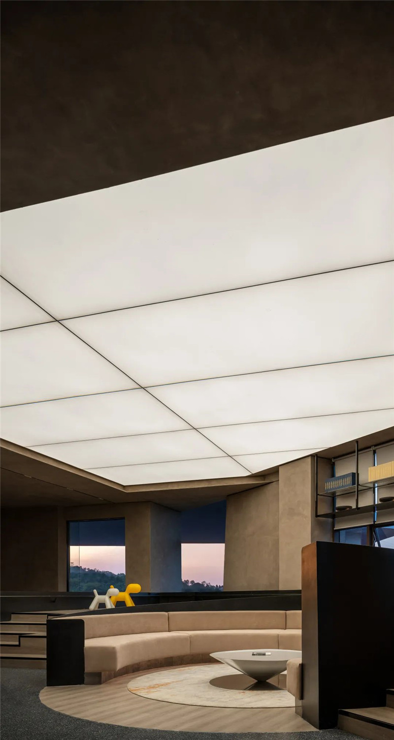 極簡風成都簡陽亞啡精品商務(wù)酒店設(shè)計案例