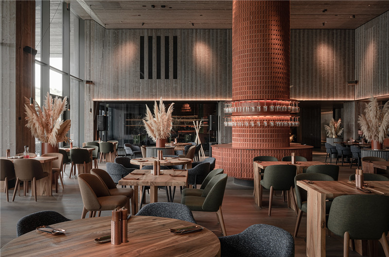 烏克蘭艾米麗大酒店Terra餐廳設(shè)計方案