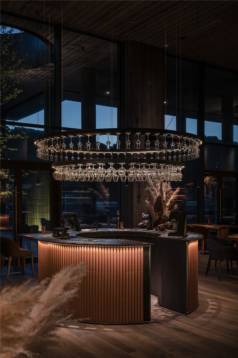 烏克蘭艾米麗大酒店Terra餐廳設(shè)計方案