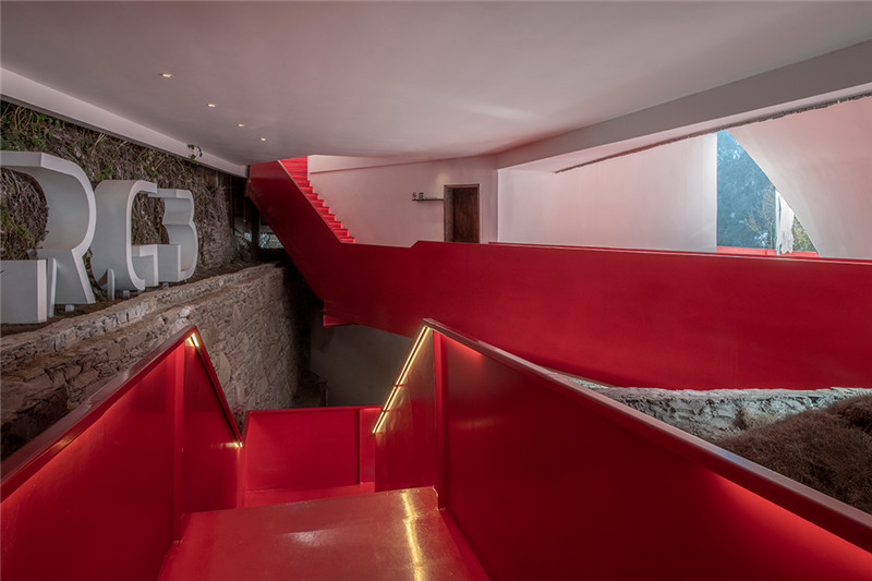 四川康定RGB特色野奢溫泉民宿改造設(shè)計