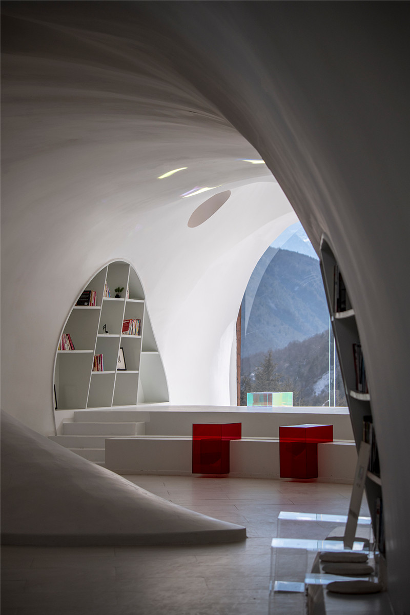 四川康定RGB特色野奢溫泉民宿改造設(shè)計