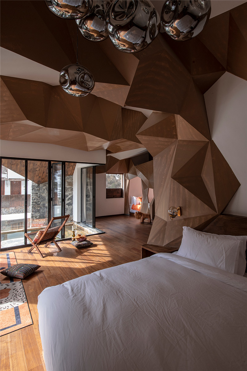 四川康定RGB特色野奢溫泉民宿改造設(shè)計