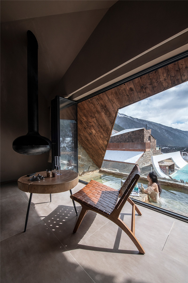 四川康定RGB特色野奢溫泉民宿改造設(shè)計