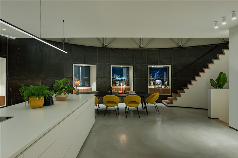 如家一般的荷蘭水塔極簡風精品酒店設(shè)計