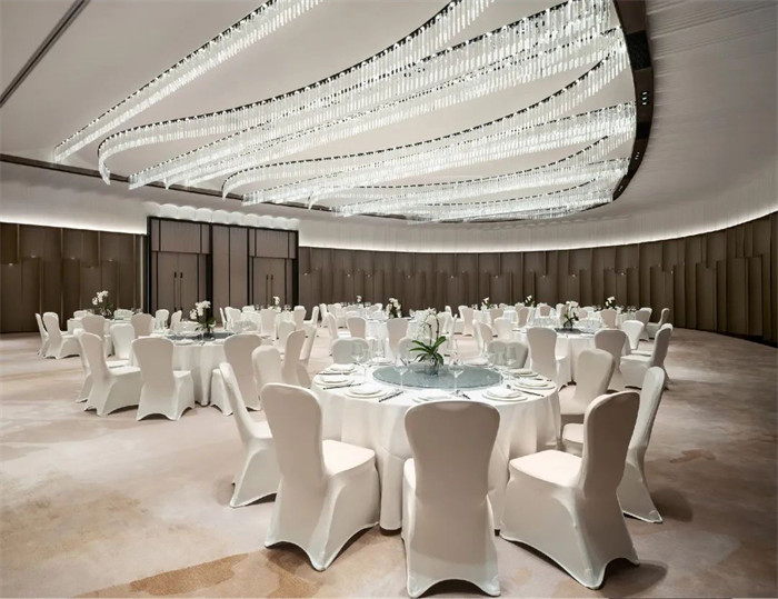 以海島為主題的上海滴水湖洲際豪華度假酒店設(shè)計