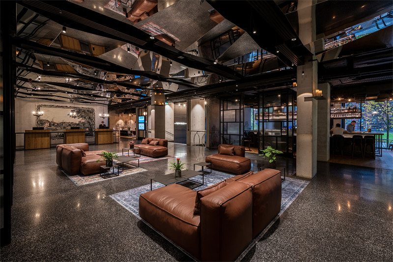 經(jīng)典懷舊風(fēng)波蘭The Bridge酒店改造設(shè)計方案