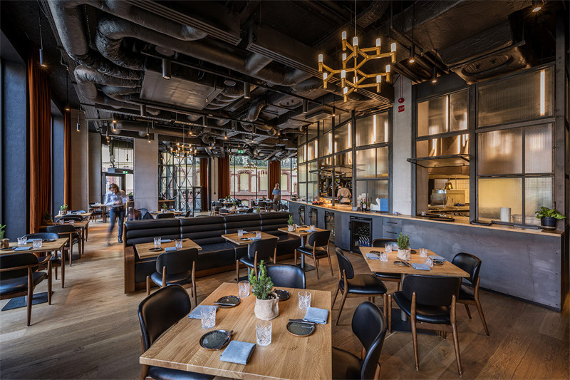 經(jīng)典懷舊風(fēng)波蘭The Bridge酒店改造設(shè)計方案