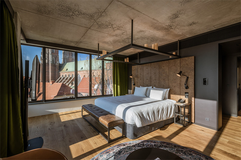 經(jīng)典懷舊風(fēng)波蘭The Bridge酒店改造設(shè)計方案