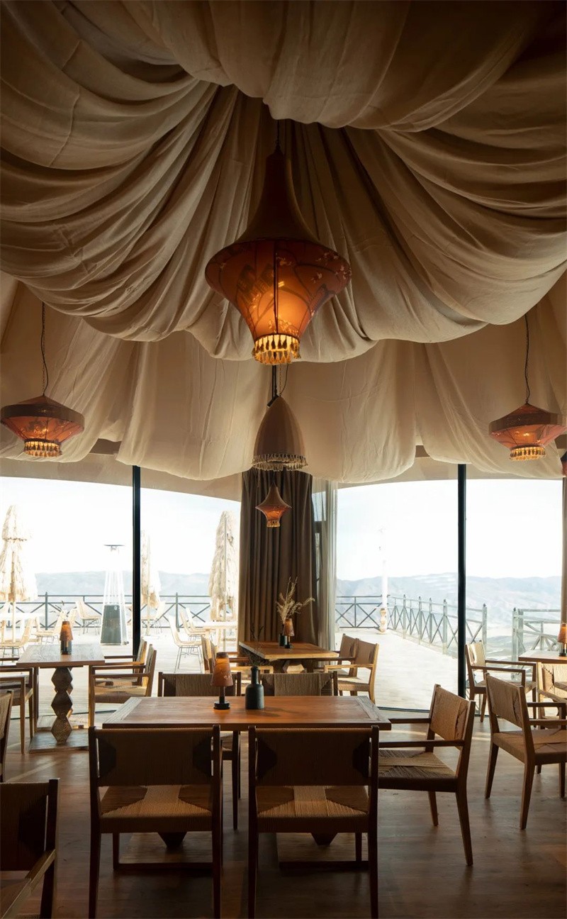 雪山牧歌  喀拉峻花間營·云馳谷民宿酒店設(shè)計