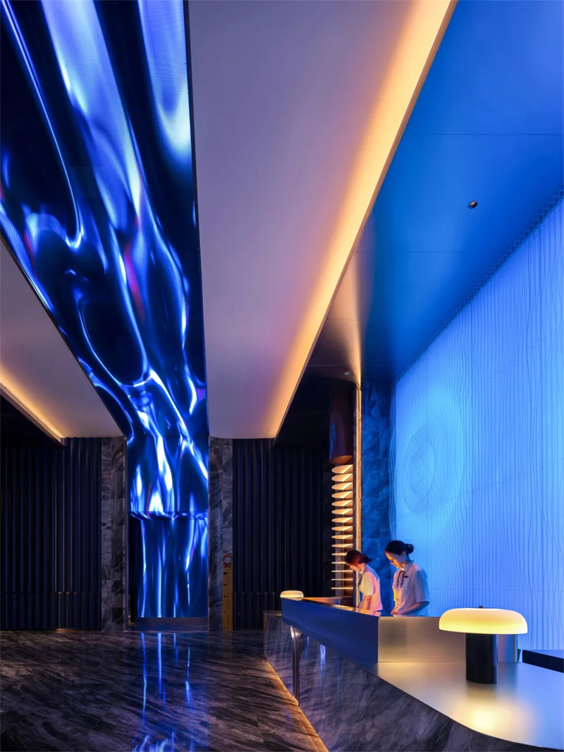 專為年輕人打造的前衛(wèi)科幻藝術(shù)湯泉洗浴設(shè)計案例