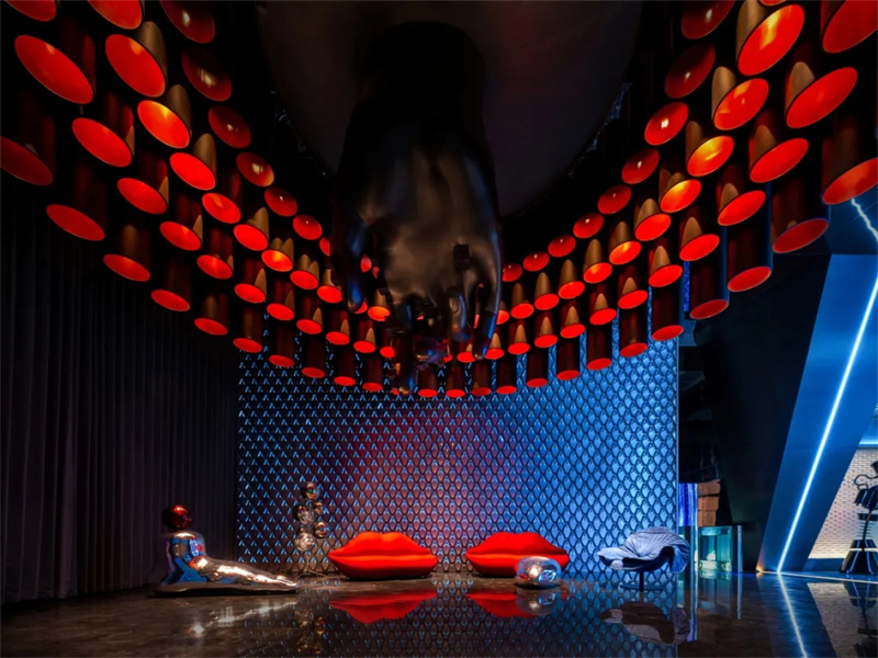 專為年輕人打造的前衛(wèi)科幻藝術(shù)湯泉洗浴設(shè)計案例