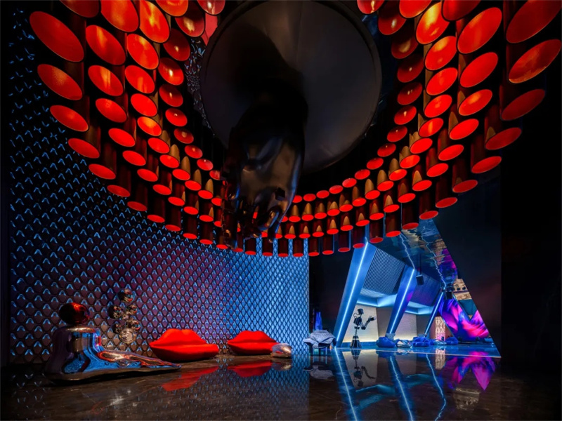 專為年輕人打造的前衛(wèi)科幻藝術(shù)湯泉洗浴設(shè)計案例