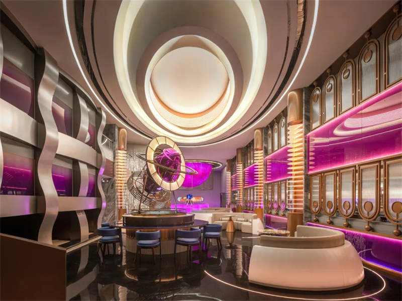 專為年輕人打造的前衛(wèi)科幻藝術(shù)湯泉洗浴設(shè)計案例