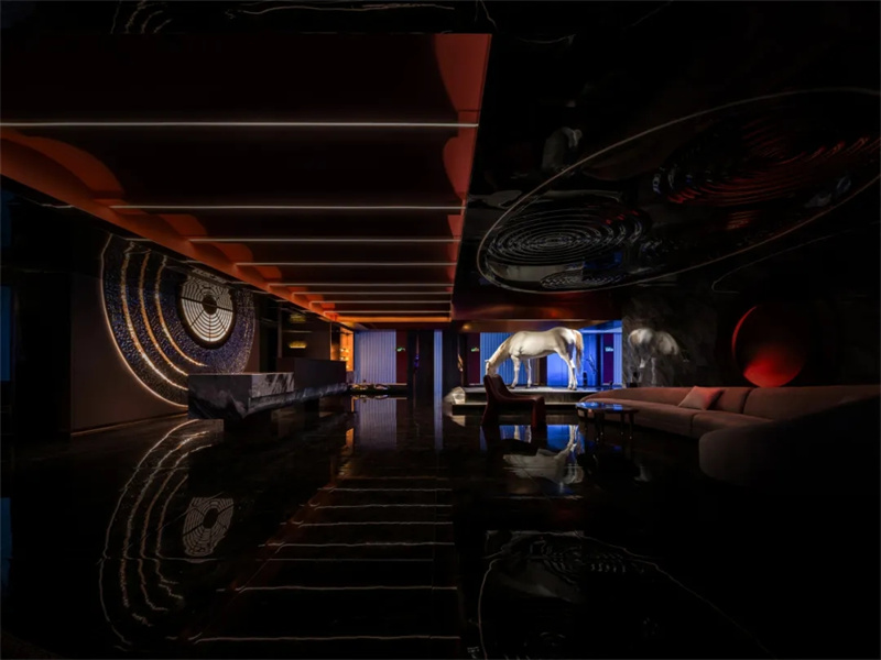 專為年輕人打造的前衛(wèi)科幻藝術(shù)湯泉洗浴設(shè)計案例