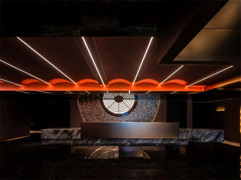 專為年輕人打造的前衛(wèi)科幻藝術(shù)湯泉洗浴設(shè)計案例